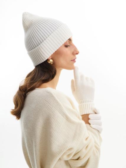 Шапка Bernard, молочно-белая