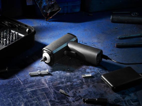 Отвертка аккумуляторная Propeller, черная