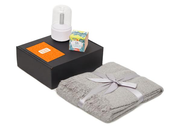 Подарочный набор «Re:y. Grow» с пледом, увлажнителем и набором для выращивания